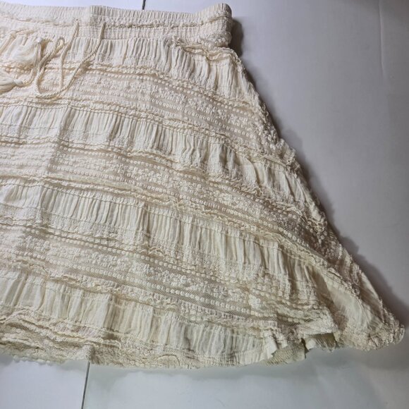 Torrid Lace Skater Skirt with Smocked Elastic Waist and Soft Lining Plus Sized 2 - Picture 2 of 9